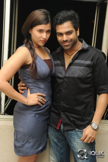 Hrudaya-Kaleyam-Movie-Trailer-Launch